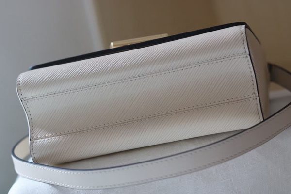 ルイヴィトン アウトレット 店舗 LV エピ ツイストMM チェーンショルダーバッグ M21116 クオーツ レディース - 画像 (6)