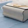 ルイヴィトン アウトレット 店舗 LV ツイスト ショルダーバッグ エピ ホワイト lv301134 N品 ルイヴィトン エピ 廃盤 一覧 - 画像 (6)