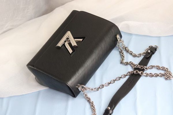 ルイヴィトン アウトレット 店舗 LV ツイスト ショルダーバッグ エピ ブラック lv301135 N品 ヴィトン エピ ショルダー 廃盤 - 画像 (8)