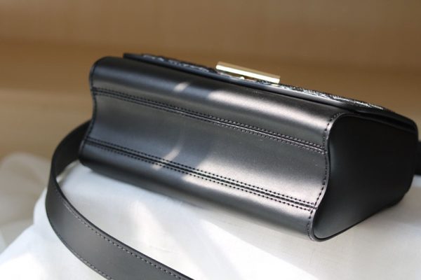 ルイヴィトン アウトレット 店舗 VUITTON ショルダーバッグ Since 1854 ツイストMM M57442 ブラック N品 - 画像 (4)