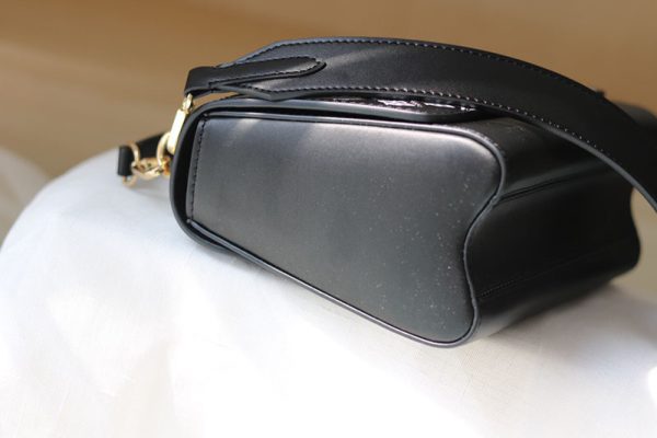 ルイヴィトン アウトレット 店舗 VUITTON ショルダーバッグ Since 1854 ツイストMM M57442 ブラック N品 - 画像 (3)