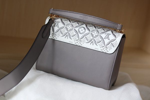 ルイヴィトン アウトレット 店舗 VUITTON ショルダーバッグ Since 1854 ツイストMM lv301151 グレー N品 ショルダーバッグ レディース 斜めがけ 人気 - 画像 (5)