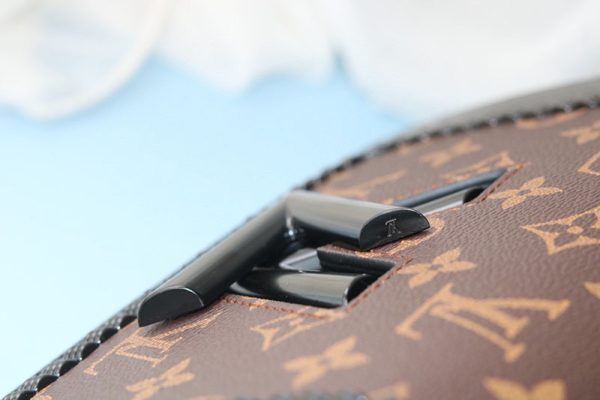 ルイヴィトン アウトレット 店舗 LV ツイスト ショルダーバッグ エピ ブラック lv301157 N品 ショルダーバッグ レディース 人気50代 - 画像 (7)