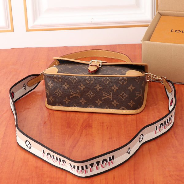 ルイヴィトン ショルダーバッグ モノグラム ディアヌ NM PM ブラウン M45985 LOUIS VUITTON N品 - 画像 (8)