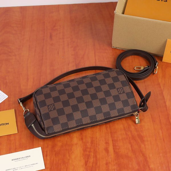 ルイヴィトン ダミエ ナヴォナ ブラウン N51983 レディース ダミエキャンバス アクセサリーポーチ N品 - 画像 (6)
