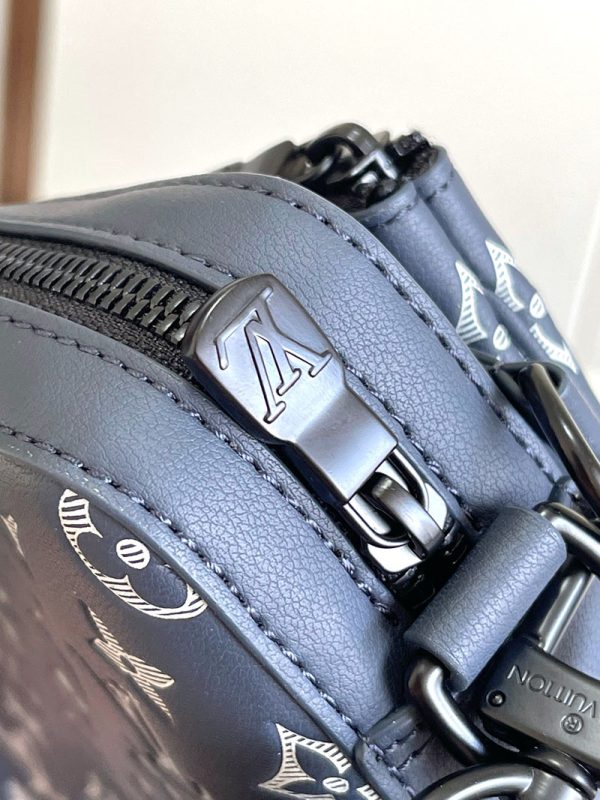 LOUIS VUITTON トリオ･メッセンジャー M24753 ルイヴィトン モノグラム・シャドウ ブルーマリーヌ 超N品 - 画像 (5)