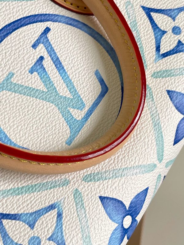 LOUIS VUITTON オンザゴー EW モノグラム・タイル キャンバス ラグーン ブルー lv301180 超N品 ルイヴィトンミニトートバッグ - 画像 (5)