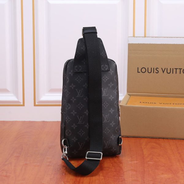 ルイヴィトン ボディバッグ メンズ モノグラム エクリプス アウヴェニュー・スリングバッグ ブラック LOUIS VUITTON M47137 - 画像 (8)