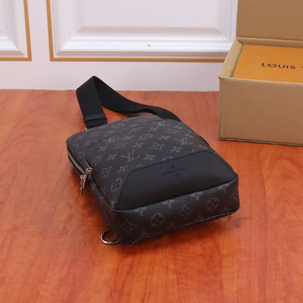 ルイヴィトン ボディバッグ メンズ モノグラム エクリプス アウヴェニュー・スリングバッグ ブラック LOUIS VUITTON M47137 - 画像 (7)