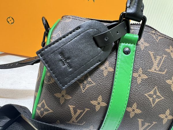 ルイヴィトン モノグラム LVラバー キーポルXS レディース 2WAYバッグ lv301226 グリーン N品 ルイヴィトン スピーディ25 値上げ - 画像 (3)