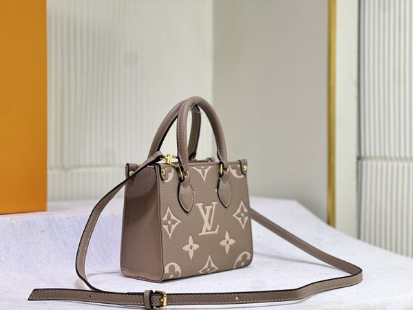 ルイヴィトン バイカラー　モノグラムアンプラント　オンザゴーＢＢ　Ｍ４７０５４　トートバッグ N品 - 画像 (9)