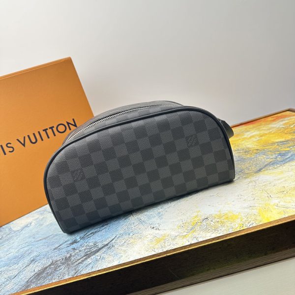 ルイヴィトン ダミエ グラフィット トワレポーチ 黒 N47625 メンズ ダミエグラフィットキャンバス ポーチ N品 - 画像 (9)
