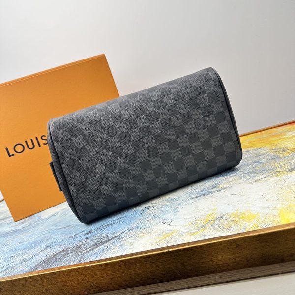 ルイヴィトン ダミエ グラフィット トワレポーチ 黒 N47625 メンズ ダミエグラフィットキャンバス ポーチ N品 - 画像 (7)