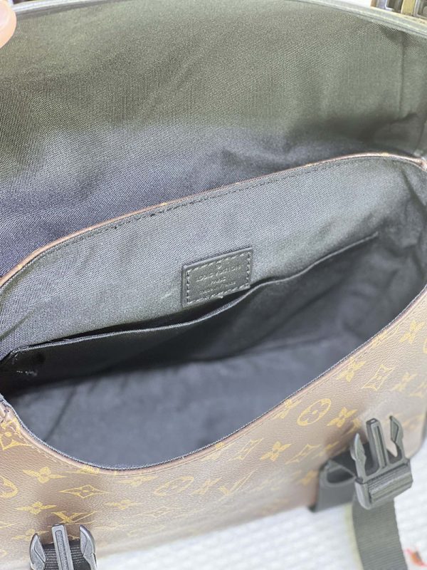 ルイヴィトン モノグラム マカサー LVトレイル メッセンジャー M46972 ショルダーバッグ N品 - 画像 (2)