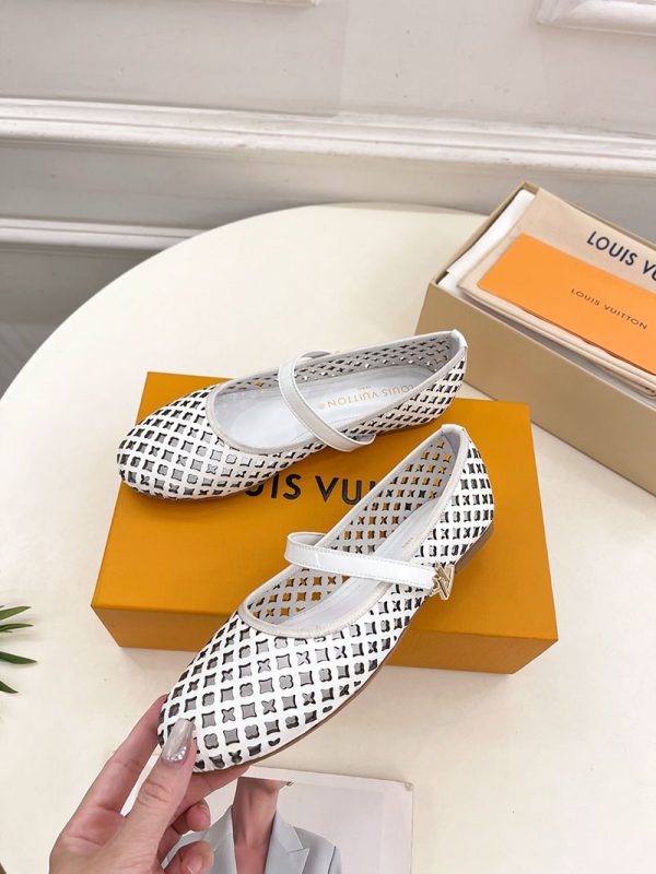 ルイヴィトン 靴 LV パンプス ロミー バレリーナ バレエシューズ 2025 新作 lv303364 ホワイト N品 ルイヴィトン バレリーナ - 画像 (8)