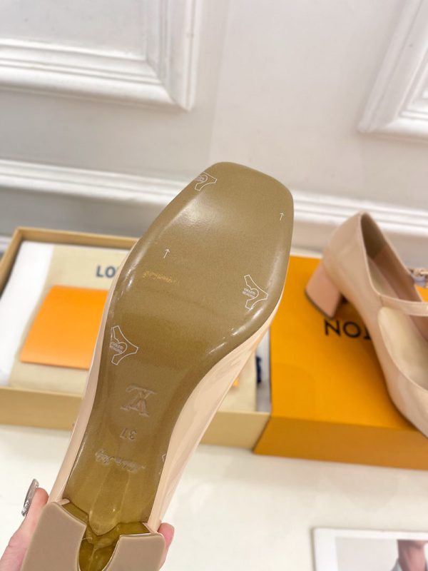ルイヴィトン 靴 LV メリージェーン パンプス レディース ヒール 5.5cm lv303374 ベージュ N品 メリージェーン 靴 コーデ - 画像 (2)