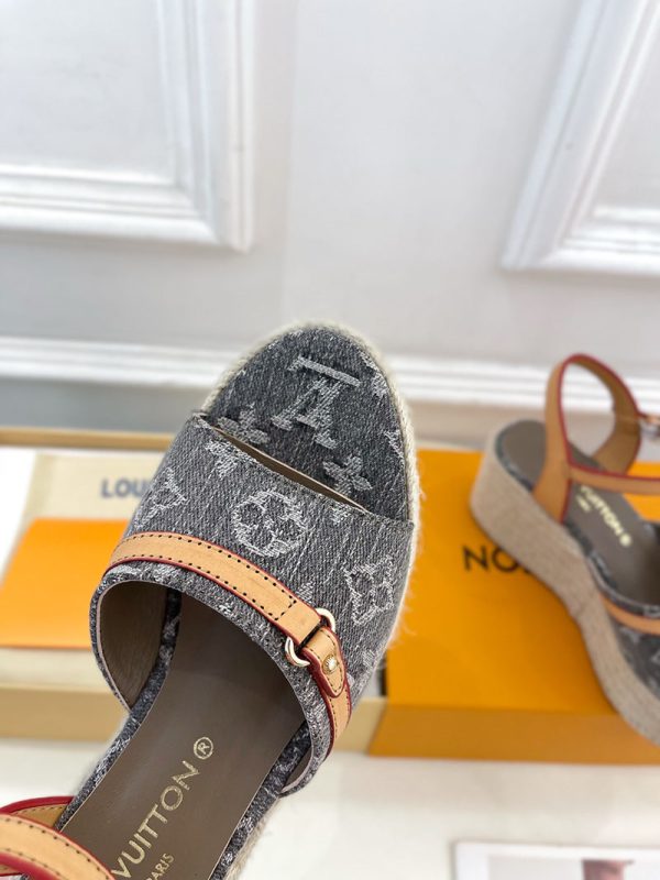 ルイヴィトン 靴 LV サンダル＆エスパドリーユ 2025 新作 レディース靴 lv303400 グレー N品 レディース サンダルトレンド 2025 - 画像 (5)