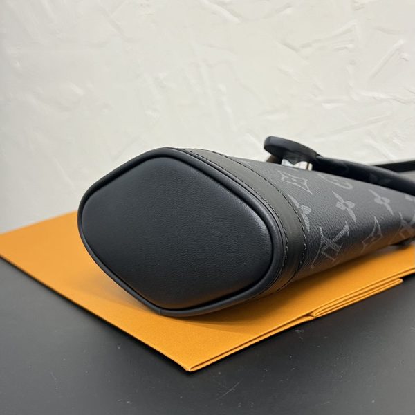 LOUIS VUITTON モノグラム エクリプス エンベロップ ポーチ M11613 メンズ ショルダーバッグ 超N品 - 画像 (7)