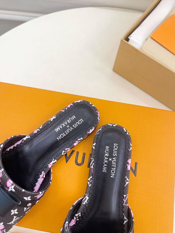 ルイヴィトン 靴 ルイヴィトン 村上隆 2025 ミュール サンダル フラット ブラック lv303420 ルイヴィトン 村上隆 第3章 - 画像 (4)