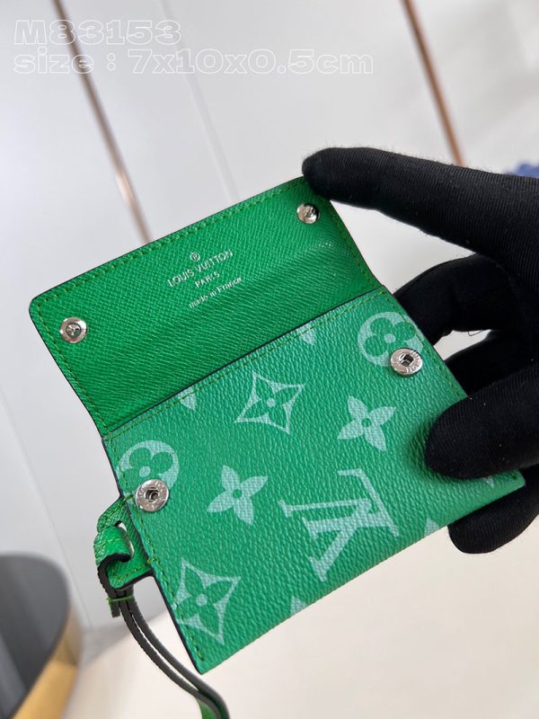 LOUIS VUITTON カードケース ポルト カルト オンストラップ モノグラムキャンバス M83153 緑 カード入れ パスケース 定期入れ ストラップ付 - 画像 (3)