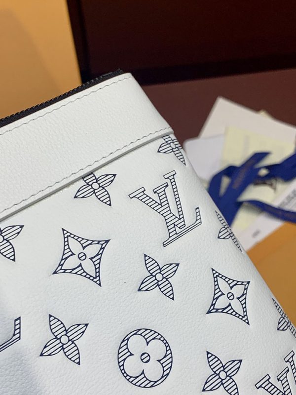 LOUIS VUITTON ポシェット･トゥ･ゴー G65 M14914 サンド モノグラム・シャドウ 超N品 - 画像 (4)