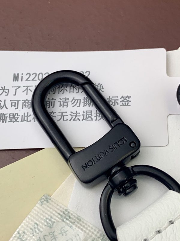 LOUIS VUITTON ポシェット･トゥ･ゴー G65 M14914 サンド モノグラム・シャドウ 超N品 - 画像 (3)