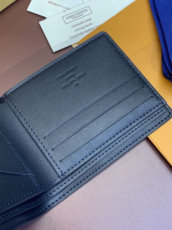 LOUIS VUITTON 二つ折り財布 ポルトフォイユ・ミュルティプル モノグラム・シャドウ ブルーマリーヌ M83379 超N品 - 画像 (5)