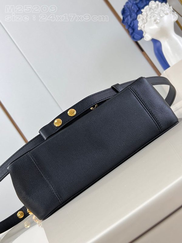 LOUIS VUITTON ドーフィーヌ･ソフト MM M25209 ブラック カーフレザー 超N品 - 画像 (5)