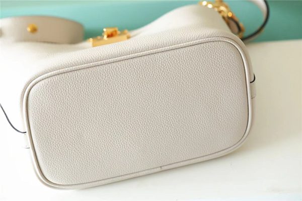 LOUIS VUITTON M24638 ロックミー ロック&ウォーク 2WAY カバン 肩掛け ショルダーバッグ レディース クオーツ アイボリー 超N品 - 画像 (7)
