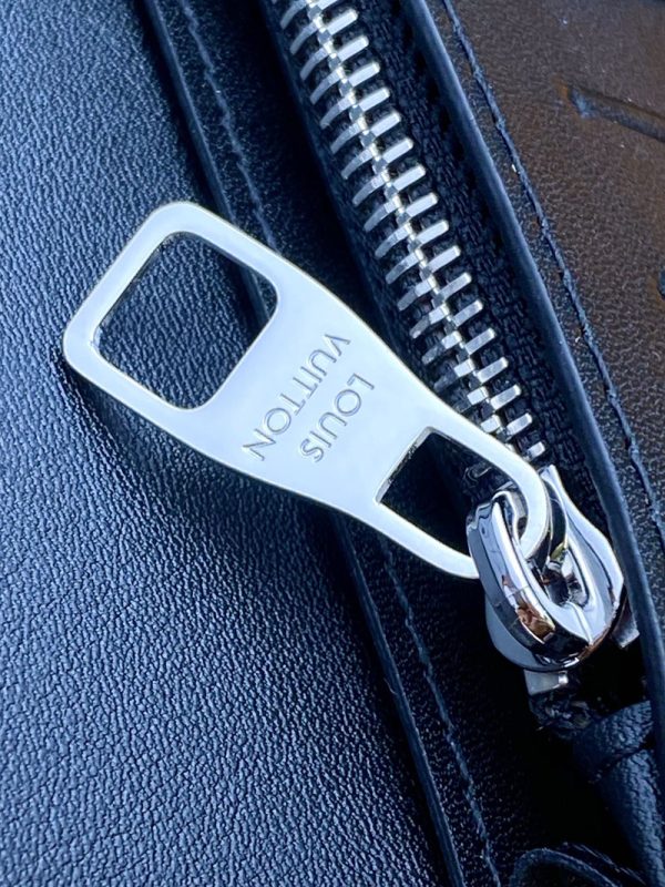 LOUIS VUITTON 二つ折り長財布 メンズ LOUIS VUITTON Wallet ブラック シルバー M83190 超N品 - 画像 (2)