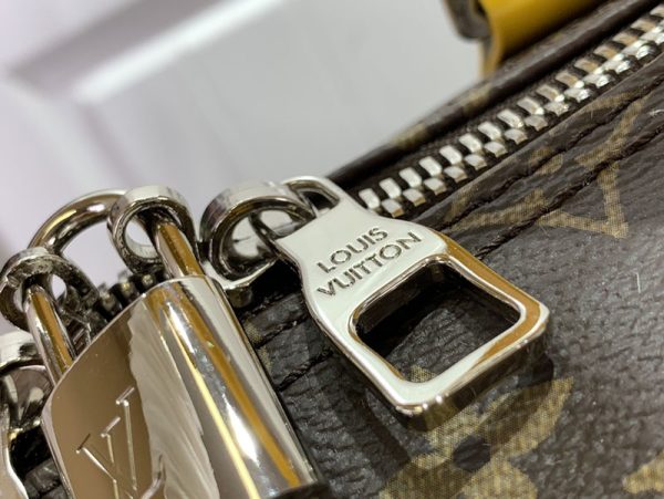 LOUIS VUITTON M46771 キーポル･バンドリエール 50 ルイ･ヴィトン カラーマニア ジョーヌマット 超N品 - 画像 (3)
