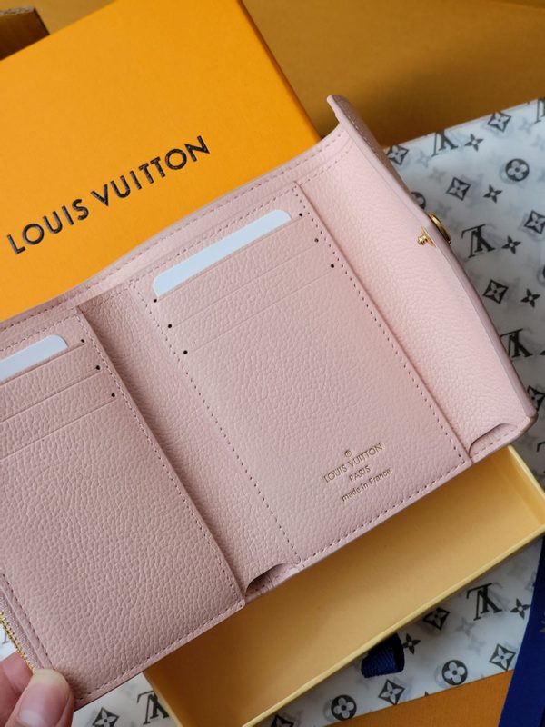LOUIS VUITTON M14229 ポルトフォイユ ヴィクトリーヌ バイカラーモノグラムアンプラント ピンク クオーツ 三つ折り財布 財布 レディース - 画像 (6)