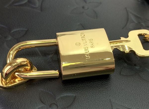 LOUIS VUITTON クッサン バックパック ミニ M13387 RFID モノグラム ラムレザー ノワール ブラック ゴールド金具 超N品 - 画像 (6)