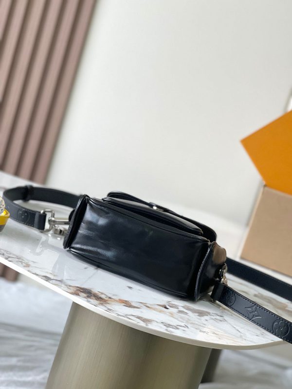 逸品 ルイヴィトン M13989 カーゴ･ウェアラブル ウォレット メンズ ショルダーバッグ 人気 Louis Vuitton - 画像 (7)
