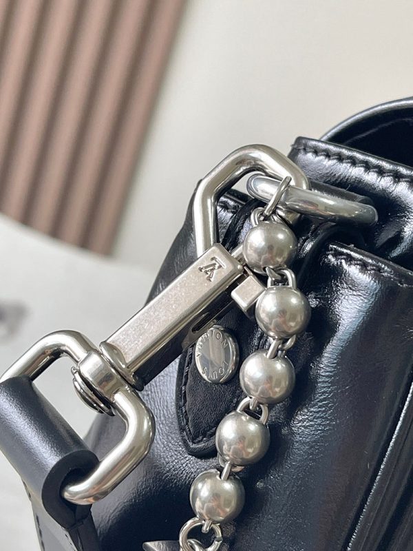 逸品 ルイヴィトン M13989 カーゴ･ウェアラブル ウォレット メンズ ショルダーバッグ 人気 Louis Vuitton - 画像 (6)