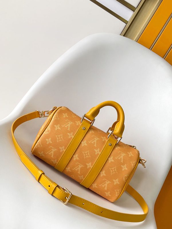 LOUIS VUITTON キーポル バンドリエール25 M13166 ショルダーバッグ メンズ ジョーヌマット イエロー 2WAY レディース 超N品 - 画像 (8)