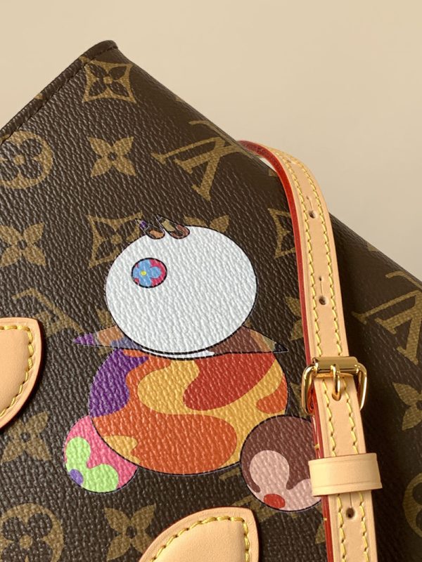 LOUIS VUITTON ショルダーバッグ M13668 LV×TM オンザゴー BB ルイ・ヴィトン×村上隆 ブラウン 超N品 - 画像 (4)