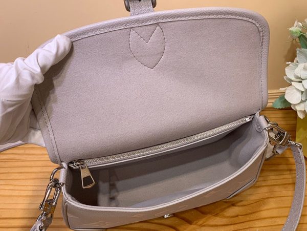 LOUIS VUITTON ディアヌ NM PM モノグラム・アンプラント ブリューム グレー/ホワイトクオーツ M14214 超N品 - 画像 (3)