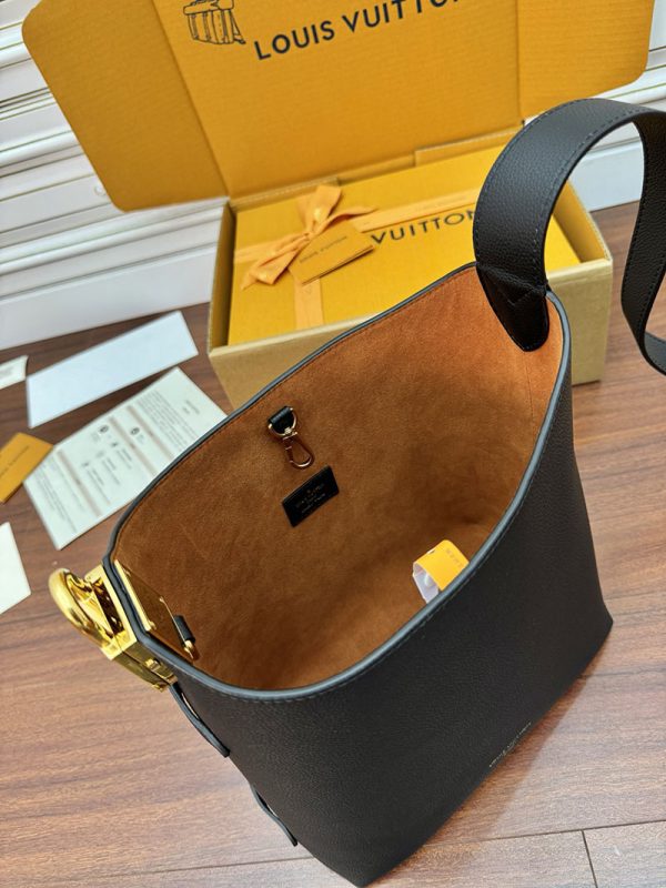逸品 ルイヴィトン M25352 ロウキー・ホーボーPM ショルダーバッグ レザー ブラック LOUIS VUITTON - 画像 (2)