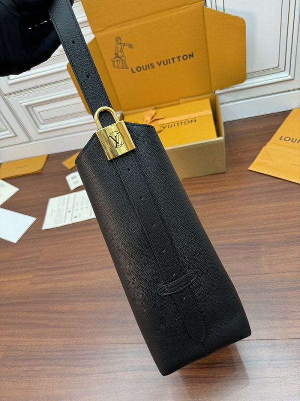 逸品 ルイヴィトン ロウキーホーボーMM M24856 グレインカーフレザー ブラック ゴールド金具 LOUIS VUITTON - 画像 (8)