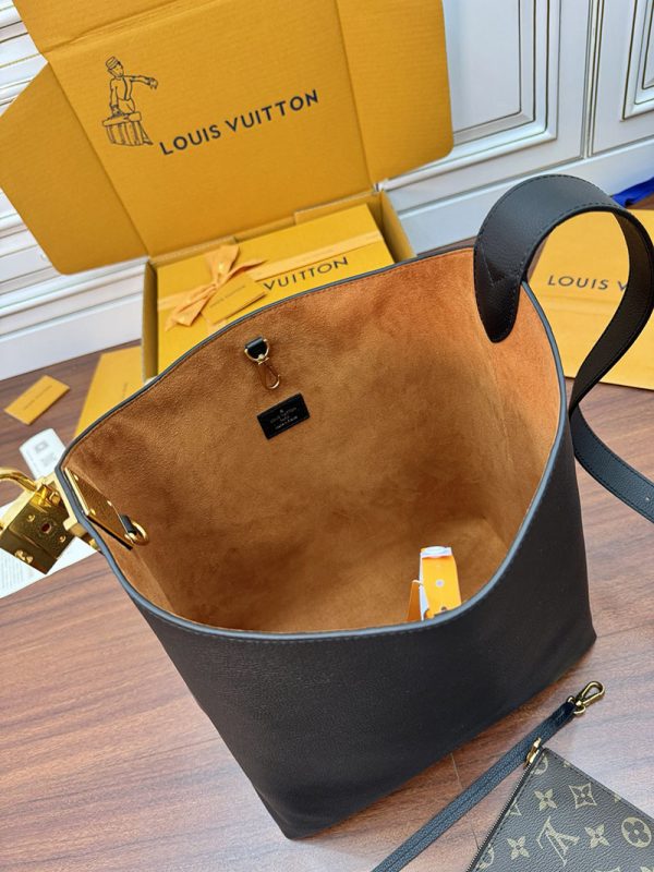 逸品 ルイヴィトン ロウキーホーボーMM M24856 グレインカーフレザー ブラック ゴールド金具 LOUIS VUITTON - 画像 (6)