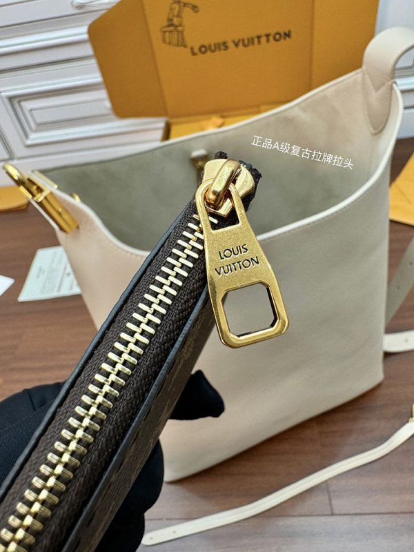 逸品 ルイヴィトン ロウキーホーボーMM M25022 グレインカーフレザー マルチカラー ベージュ ゴールド金具 LOUIS VUITTON - 画像 (7)