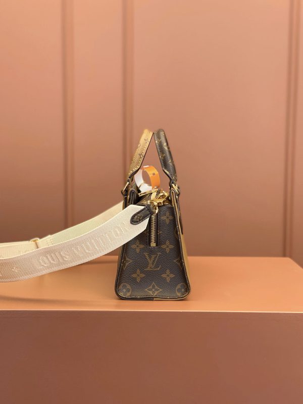逸品 ルイヴィトン M46653 ハンドバッグ モノグラム オンザゴー EW ブラウン LOUIS VUITTON - 画像 (5)