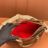逸品 ルイヴィトン M46653 ハンドバッグ モノグラム オンザゴー EW ブラウン LOUIS VUITTON - 画像 (4)