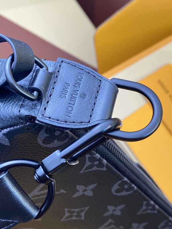 LOUIS VUITTON ショルダーバッグ メンズ ポシェット・アクセソワール XL ブラック M11741 超N品 - 画像 (4)
