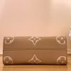 LOUIS VUITTON オンザゴー アリゾナ クレーム ハンドバッグ バッグ レディース M12513 超N品 - 画像 (7)