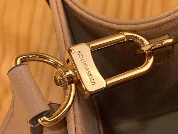 LOUIS VUITTON オンザゴー アリゾナ クレーム ハンドバッグ バッグ レディース M12513 超N品 - 画像 (5)