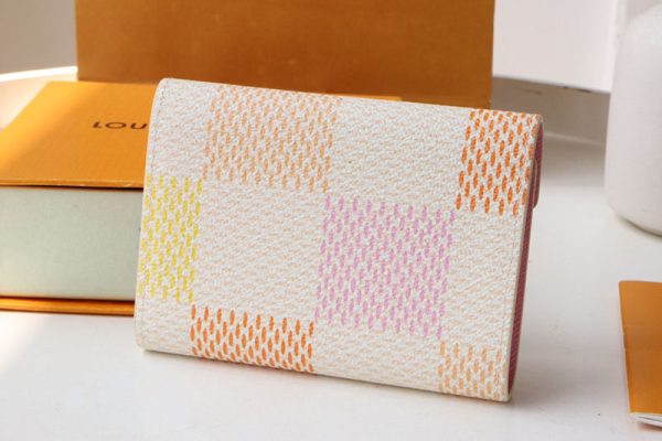 LOUIS VUITTON 三つ折り財布 ダミエ ポルトフォイユ・ヴィクトリーヌ ホワイト N40638 ピーチ ピンク 超N品 - 画像 (9)