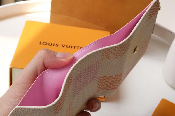 LOUIS VUITTON 三つ折り財布 ダミエ ポルトフォイユ・ヴィクトリーヌ ホワイト N40638 ピーチ ピンク 超N品 - 画像 (3)