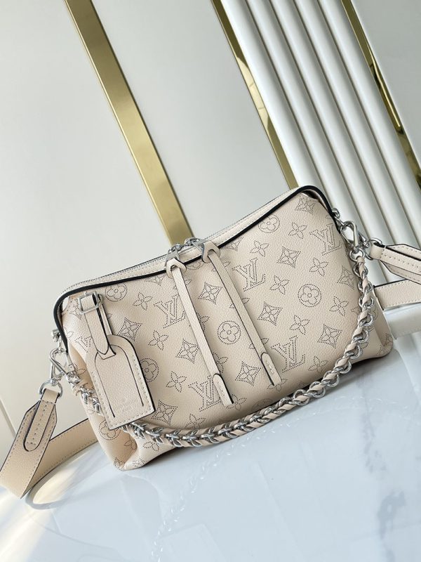 LOUIS VUITTON ハンド・イット・オール PM マヒナ・レザー クレーム M24114 超N品 Hand It All PM - 画像 (9)
